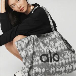 ALO Yoga Gray Tie-Dye Canvas Women's Tote Bag Shopper